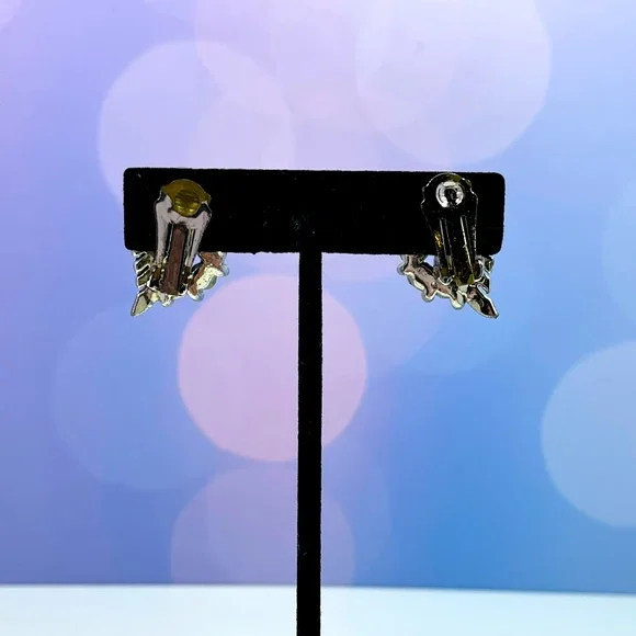 Vintage Y2K Aurora Borealis Crystal Abstract Clip on Earrings - Picture 6 of 8